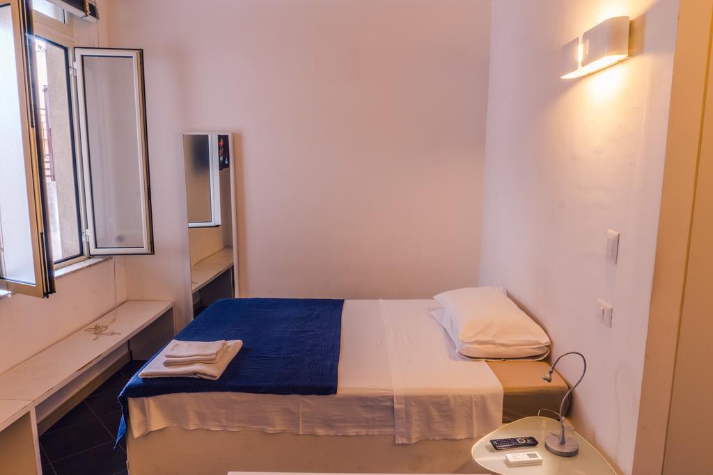 Solobed Apartment Reggio Calabria Bagian luar foto